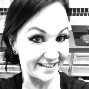 Meet your Posher, Elizabeth